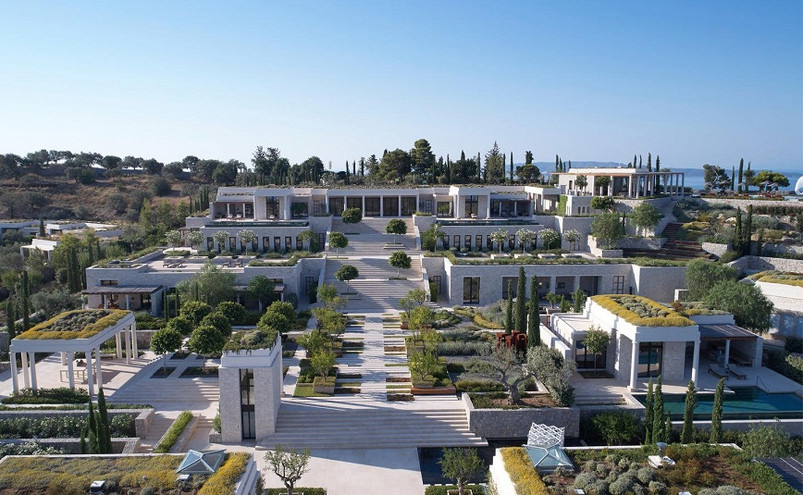 Η βίλα της ταινίας «Glass Onion» στο Πόρτο Χέλι και το κόλπο του Netflix για την προώθηση