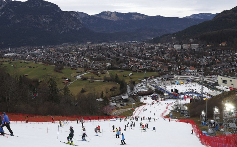 BBC: Η κλιματική αλλαγή απειλεί και το σκι &#8211; Τα χιονοδρομικά στις Άλπεις έβαλαν τεχνητό χιόνι