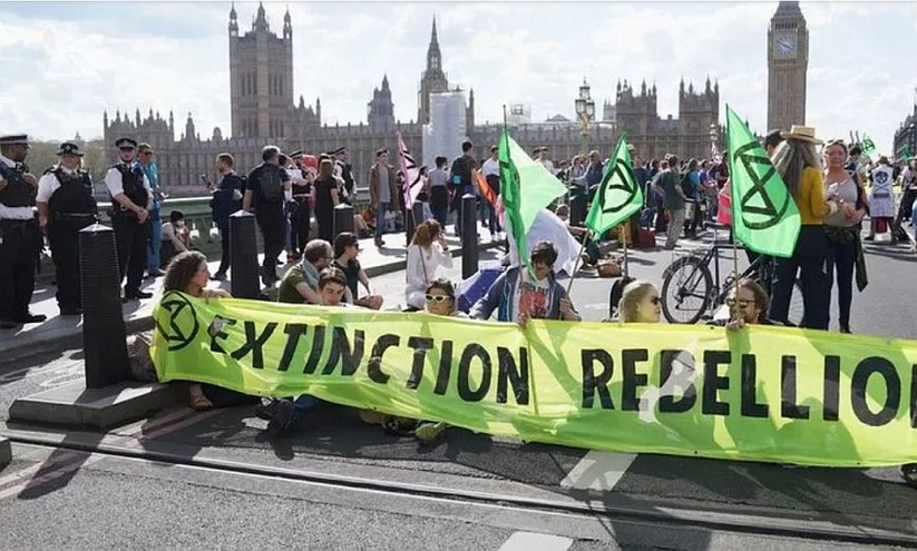 Βρετανία: Οι ακτιβιστές της Extinction Rebellion αλλάζουν τακτική  &#8211; Ελάχιστα πράγματα έχουν αλλάξει, λένε