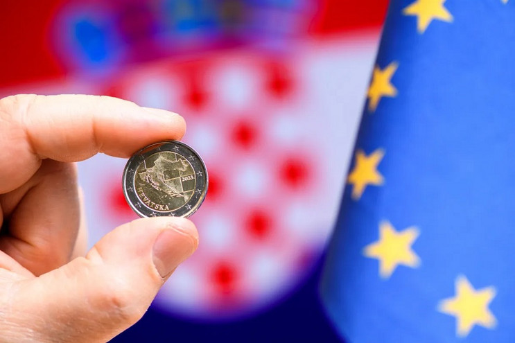 Κροατία: Υιοθετεί το ευρώ και εισέρχεται στον χώρο Σένγκεν