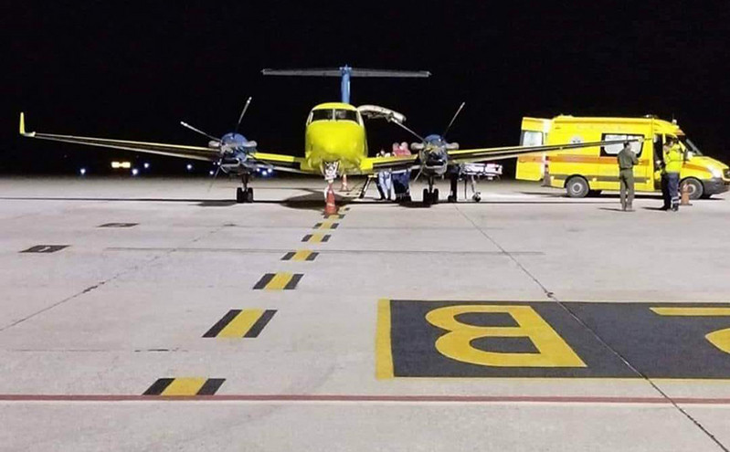 Αγοράκι 2 ετών από τη Δράμα μεταφέρθηκε με σοβαρή λοίμωξη του αναπνευστικού στο Παίδων &#8211; Φωτογραφίες από την αεροδιακομιδή