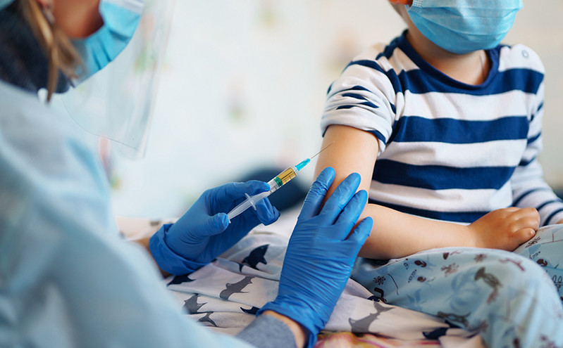Κορονοϊός: Ανησυχία των Ελλήνων παιδιάτρων για τα χαμηλά ποσοστά εμβολιασμού στα παιδιά