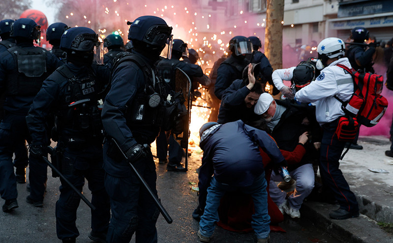 Γαλλία: Πάνω από ένα εκατομμύριο διαδηλωτές αποδοκίμασαν τη μεταρρύθμιση του συνταξιοδοτικού συστήματος &#8211; 30 συλλήψεις