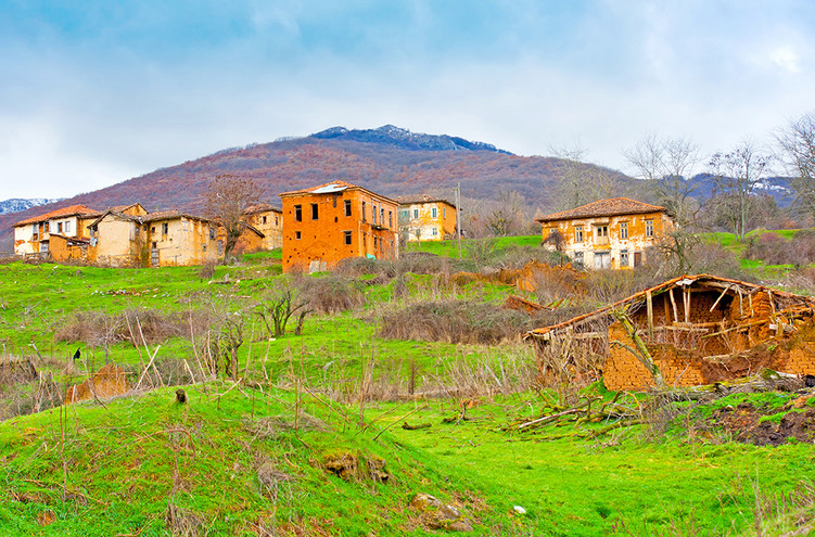 Γάβρος: Το ερημωμένο χωριό στην Καστοριά που προκαλεί δέος