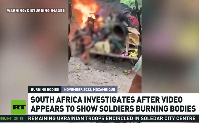 Η Διεθνής Αμνηστία καταγγέλλει τον «ξεχασμένο» πόλεμο στη Μοζαμβίκη – Βίντεο δείχνει στρατιώτες να καίνε πτώματα