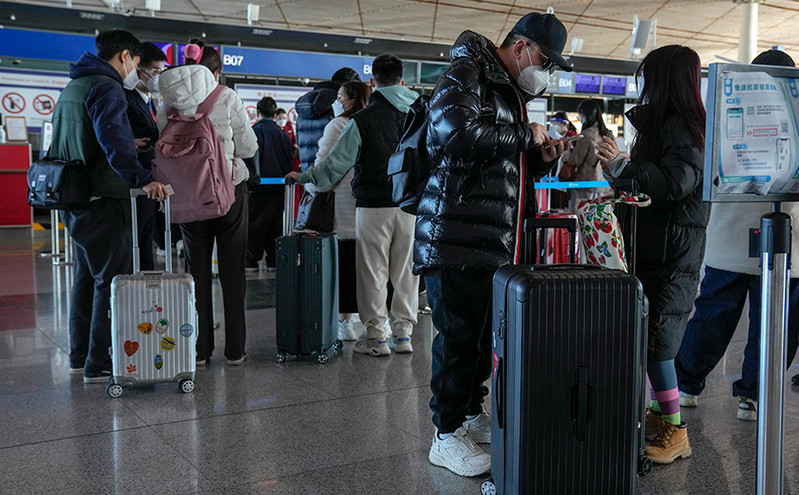 Κορονοϊός: Το Πεκίνο χαρακτηρίζει «παράλογα» τα περιοριστικά μέτρα για τους ταξιδιώτες από την Κίνα