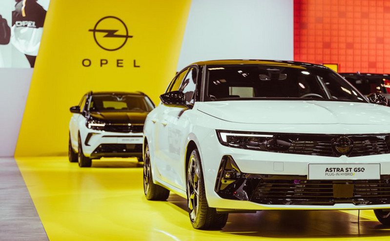 Τέσσερις παγκόσμιες πρεμιέρες για την Opel: Νέο Astra Electric,Astra Sports Tourer GSe,Grandland GSe και Mokka Electric
