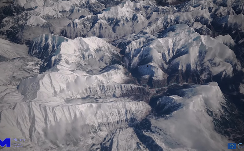 Εντυπωσιακό βίντεο με «δορυφορική πτήση» πάνω από τη χιονισμένη Πίνδο