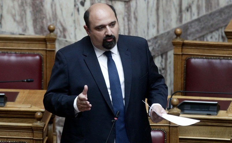 Τριαντόπουλος στη Βουλή: Εγώ δεν έδωσα καμία εντολή για μπάζωμα στο σημείο που έγινε το σιδηροδρομικό δυστύχημα των Τεμπών