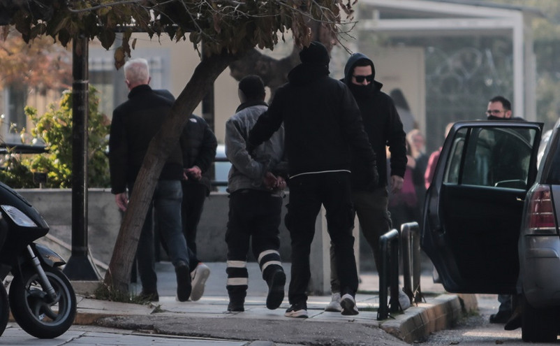 Κολωνός: Η 12χρονη αναγνώρισε 12 άτομα και περιέγραψε τη φρίκη που έζησε μαζί τους