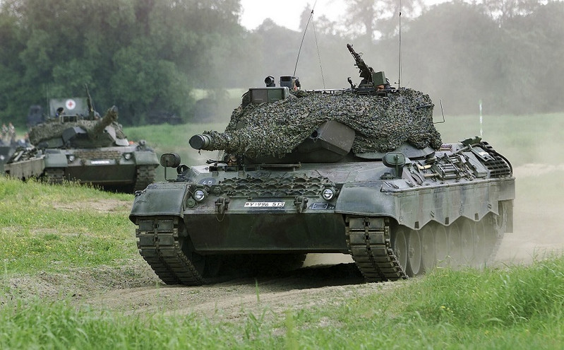 Μέσα στις επόμενες ημέρες η Ισπανία θα στείλει στην Ουκρανία έξι άρματα μάχης Leopard-2