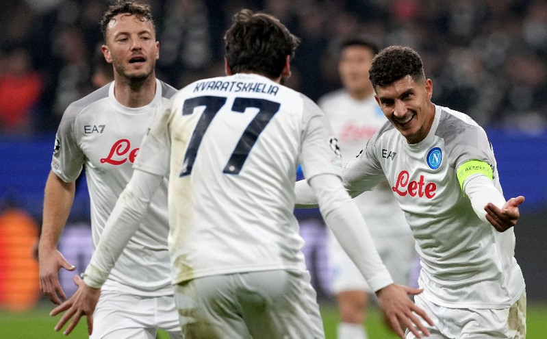 Άιντραχτ &#8211; Νάπολι 0-2: Με το ένα πόδι στους «8» του Champions League &#8211; Δείτε τα γκολ