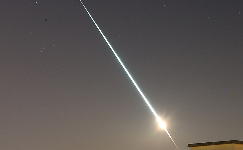 Αστεροειδής εξερράγη πάνω από τη Μάγχη – Δείτε βίντεο και φωτογραφίες