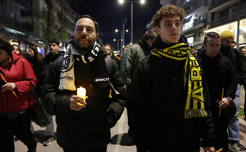 Εικόνες από την πορεία στη μνήμη του Άλκη στη Θεσσαλονίκη &#8211; Φίλαθλοι όλων των ομάδων φώναξαν «ποτέ ξανά»