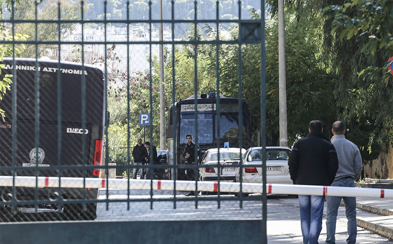 Συναγερμός στην Ευελπίδων μετά από τηλεφώνημα για βόμβα &#8211; Εκκενώθηκαν τα δικαστήρια