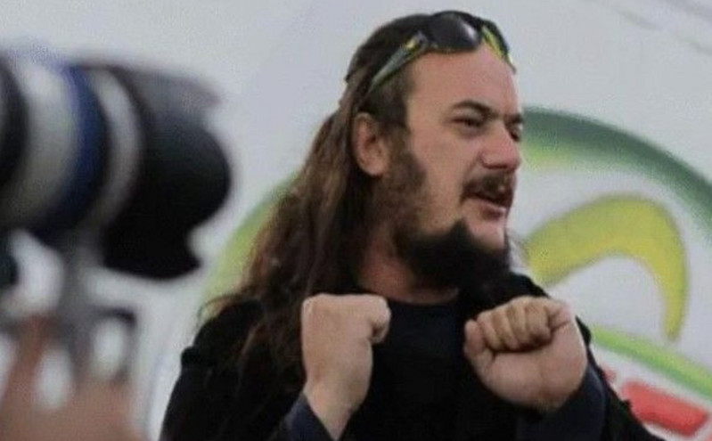 Γιάννης Γαλανούλης: Βουβός πόνος και πλήθος κόσμου στο τελευταίο «αντίο» για τον σκηνοθέτη