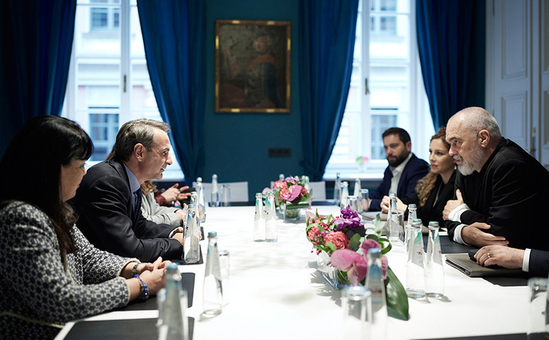 Συνάντηση Μητσοτάκη με αντιπροσωπεία του Κογκρέσου στο Μόναχο &#8211; «Σε εξαιρετικό επίπεδο οι διμερείς σχέσεις»
