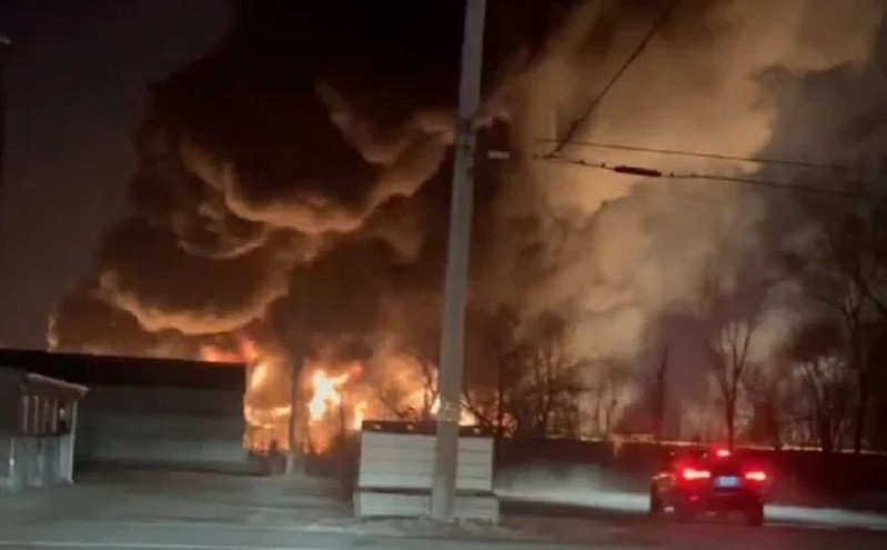 Μεγάλη πυρκαγιά στο Οχάιο έπειτα από εκτροχιασμό αμαξοστοιχίας