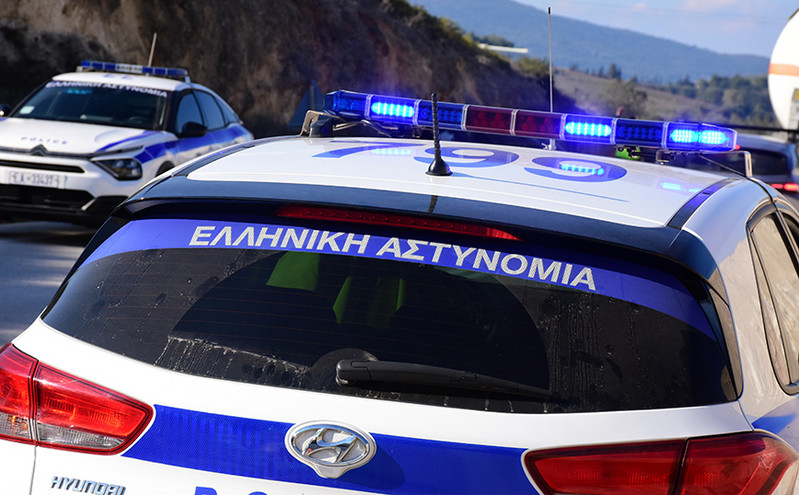48χρονος μπήκε σε καφενείο στο Ρέθυμνο και άρχισε να χαστουκίζει τη σύντροφό του