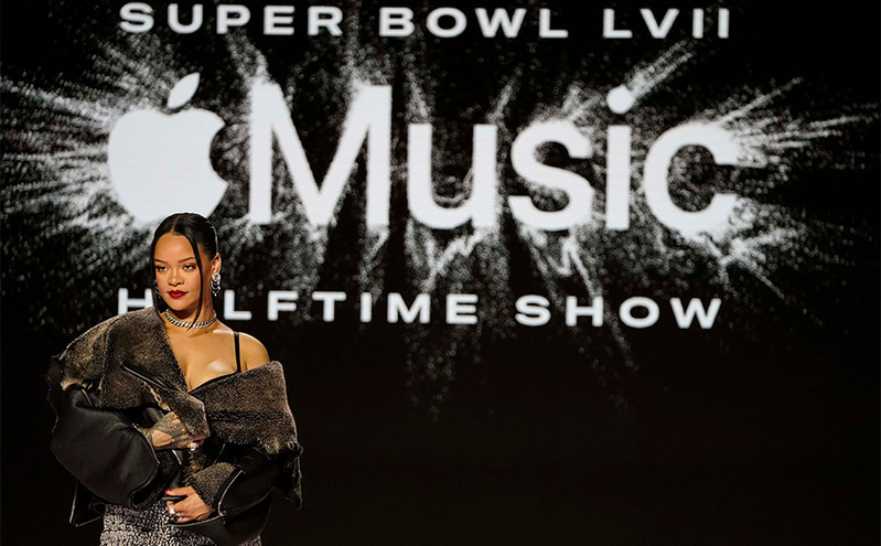 Η Ριάνα έτοιμη να ανέβει στη σκηνή του Super Bowl &#8211; «Ακόμα τσιμπάω τον εαυτό μου»