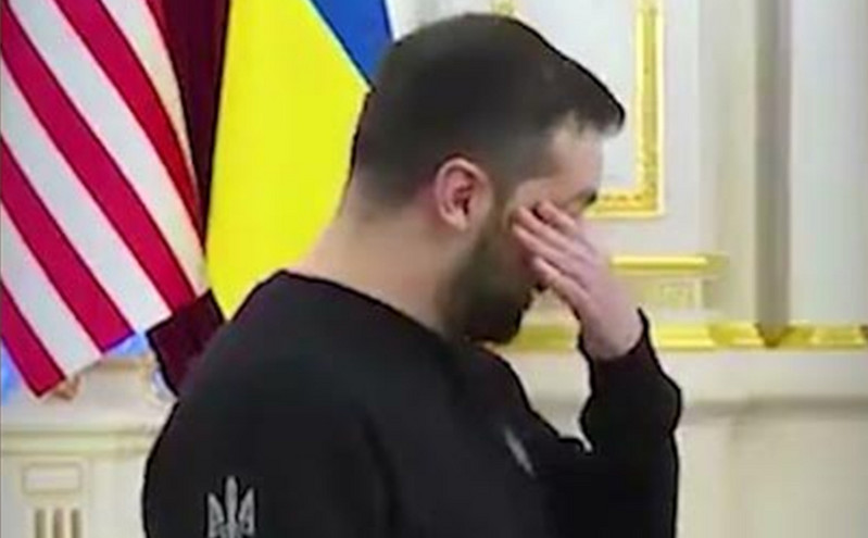 Τα δάκρυα του Ζελένσκι κατά την επίσκεψη Μπάιντεν στο Κίεβο – Δείτε το βίντεο