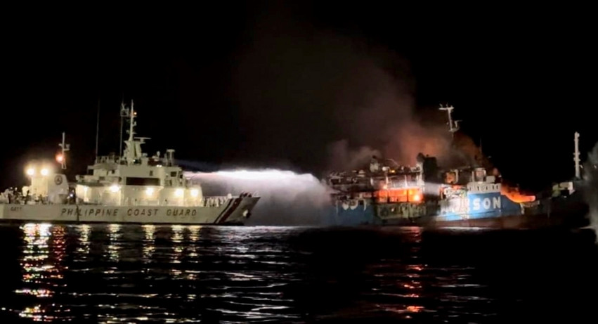 Τραγωδία στις Φιλιππίνες με φωτιά σε επιβατικό πλοίο