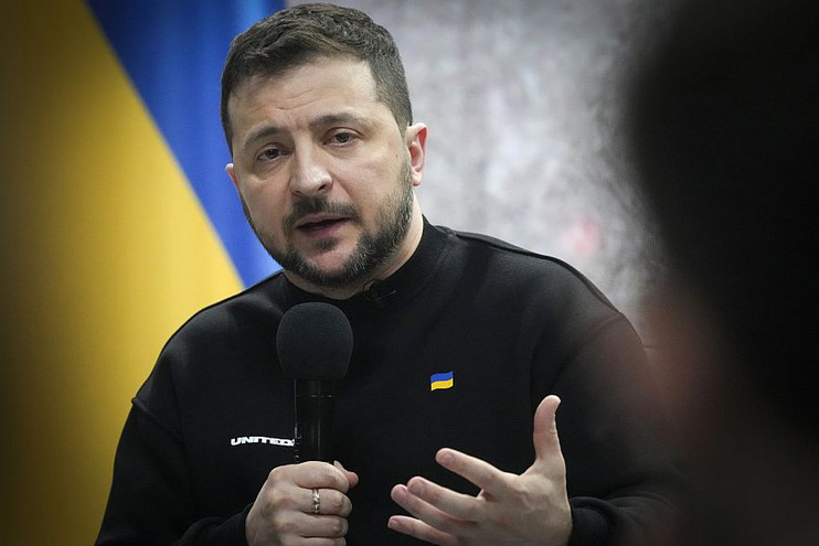 Πόλεμος στην Ουκρανία: Ο Ζελένσκι πιέζει για τη σύσταση διεθνούς δικαστηρίου με στόχο την τιμωρία της Ρωσίας