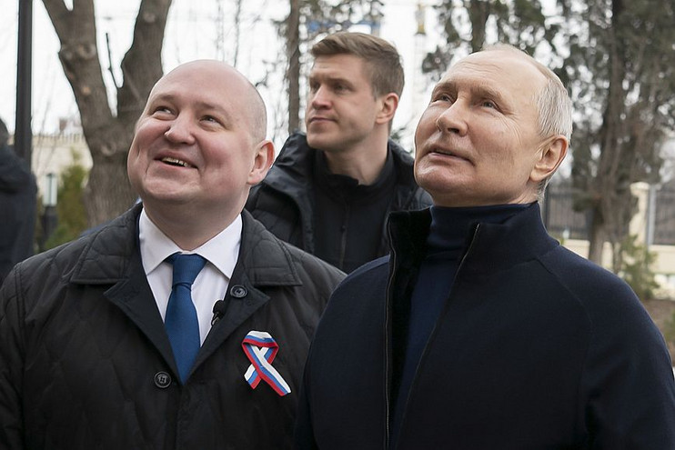 Πόλεμος στην Ουκρανία: Στην κατεχόμενη Μαριούπολη ο Βλαντίμιρ Πούτιν