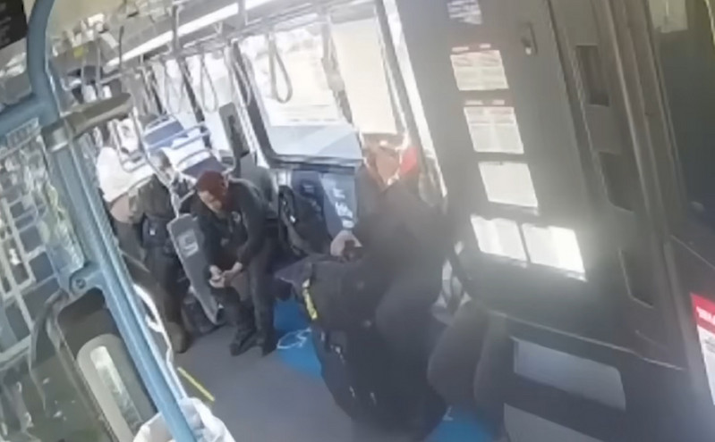 Λας Βέγκας: Σοκαριστικό βίντεο δείχνει 59χρονο να μαχαιρώνει 33 φορές συνεπιβάτη του στο λεωφορείο