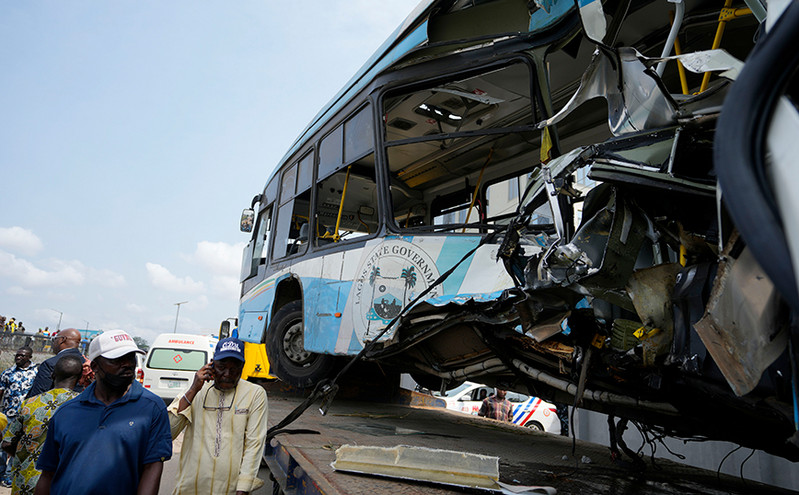 Φονική σύγκρουση τρένου με λεωφορείο στη Νιγηρία &#8211; Οκτώ νεκροί και περισσότεροι από 70 τραυματίες