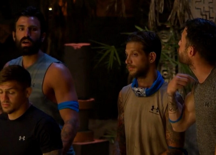 Survivor All Star: Οι Μπλε έχασαν και «σφάχτηκαν» &#8211; Αδιανόητος καβγάς Γκότση με Παναγιώτη &#8211; «Θυματοποιείσαι, φαντάσου πόσα κόμπλεξ έχεις»