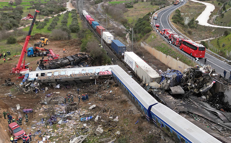 Σύγκρουση τρένων στα Τέμπη: Γιατί ο αριθμός των επιβατών παραμένει άγνωστος