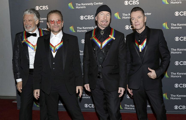U2: Νέα δυναμική και συναίσθημα στη διασκευή του Beautiful day