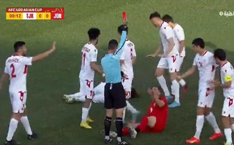 Κίνα: Ποδοσφαιριστής αποβλήθηκε μέσα σε 5 δευτερόλεπτα για εγκληματικό φάουλ
