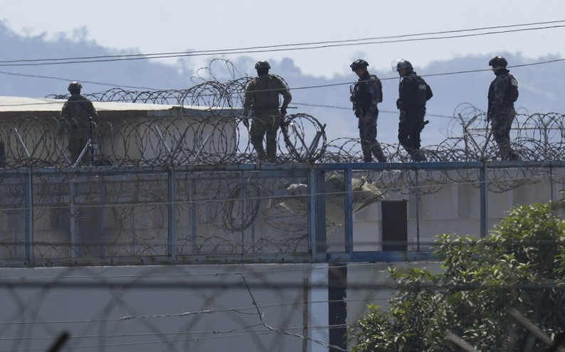 Έξι κρατούμενοι βρέθηκαν απαγχονισμένοι σε φυλακή του Ισημερινού