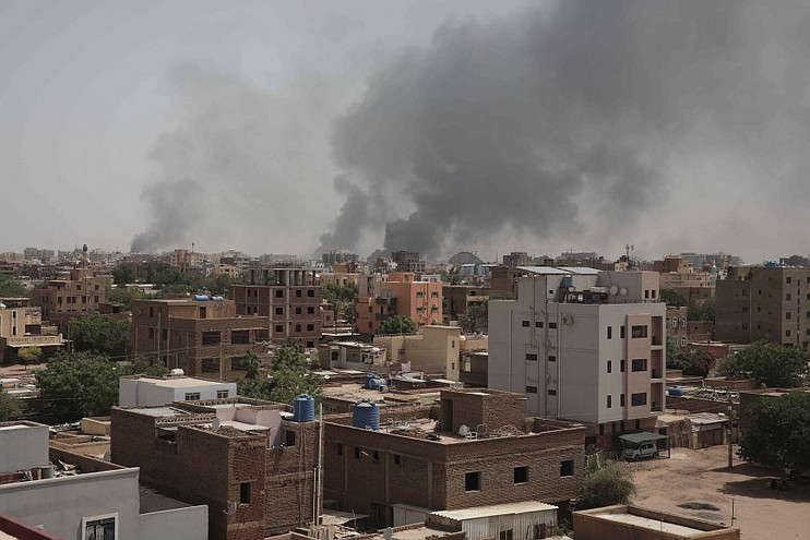 Χάος στο Σουδάν: Πέμπτη ημέρα συγκρούσεων και καμία διέξοδος στον ορίζοντα &#8211; «Βροχή» βομβών