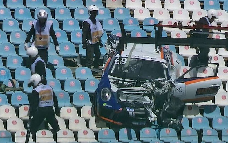 Απίστευτο ατύχημα στην Πορτογαλία: Αγωνιστικό αυτοκίνητο «πέταξε» και προσγειώθηκε στις κερκίδες