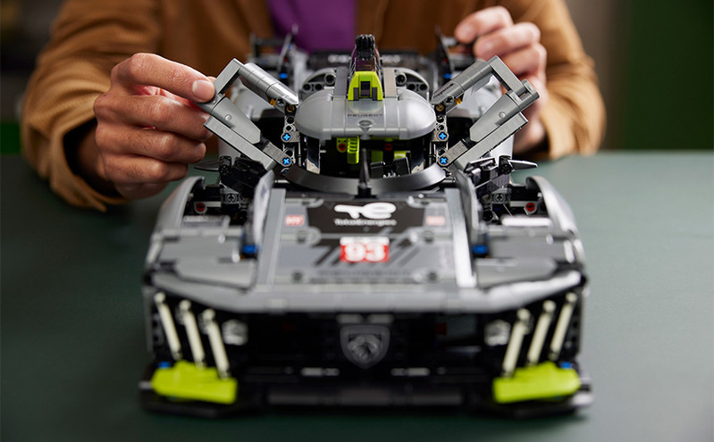Το hyper Peugeot σε Lego
