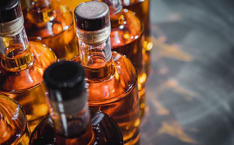 Θα «έπνιγαν» την αγορά με ποτά &#8211; μπόμπες: Το ΣΔΟΕ κατάσχεσε 10 κοντέινερ με πάνω από 145.000 μπουκάλια