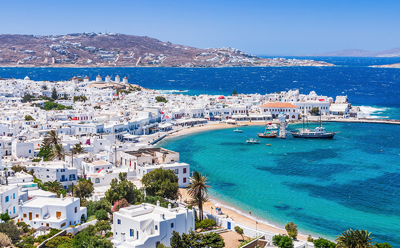 Η Μύκονος κατέκτησε την πρώτη θέση στα βραβεία του περιοδικού Conde Nast Traveller