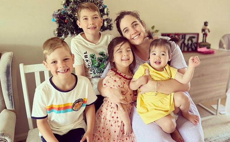 Η single μαμά με πέντε παιδιά που βρήκε δωρητή σπέρματος στο Facebook