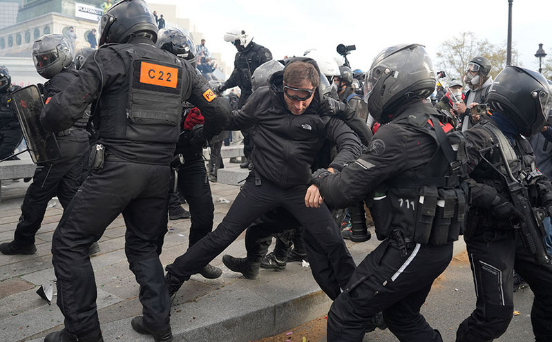 Συνεχίζονται οι πορείες στη Γαλλία: 380.000 διαδηλωτές λένε οι αρχές, «περισσότερο από 1,5 εκατομμύριο» λέει το CGT