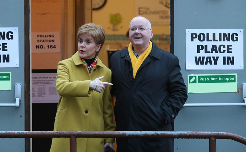 Συνέλαβαν τον σύζυγο της πρώην πρωθυπουργού της Σκωτίας Νίκολα Στέρτζον για οικονομικό σκάνδαλο
