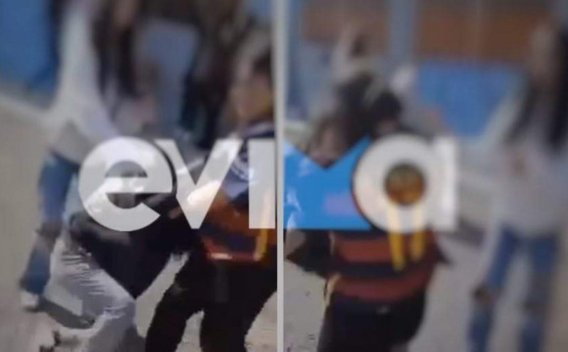 Άγριος ξυλοδαρμός στο προαύλιο του ΕΠΑΛ Χαλκίδας &#8211; Βίντεο με μαθήτριες που πιάστηκαν στα χέρια για ένα αγόρι