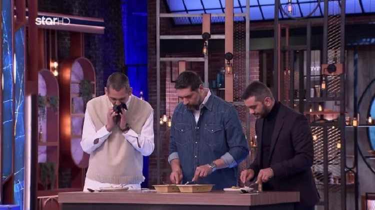 MasterChef: Έφτυσε το κρέας από πιάτο διαγωνιζόμενου ο Σωτήρης Κοντιζάς