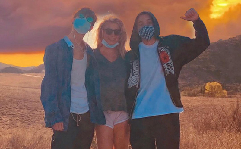 Οι δύο γιοι της Britney Spears σχεδιάζουν να μετακομίσουν στη Χαβάη &#8211;  Έχει να δει τα παιδιά της πάνω από ένα χρόνο