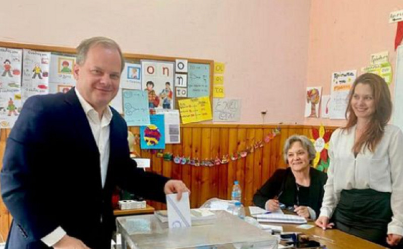 Εκλογές 2023: Στις Σέρρες ψήφισε ο Κώστας Καραμανλής &#8211; «Η κορυφαία στιγμή της Δημοκρατίας»