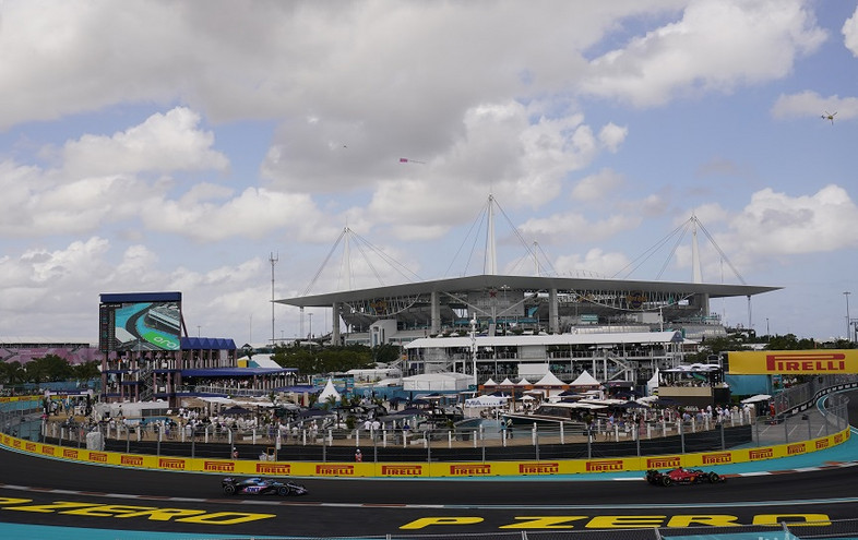 Formula 1: To μενού των VIP στο Miami Grand Prix προκάλεσε μεγαλύτερο ίλιγγο κι από τον Φερστάπεν – 500 δολάρια οι γαρίδες, 25 το νερό