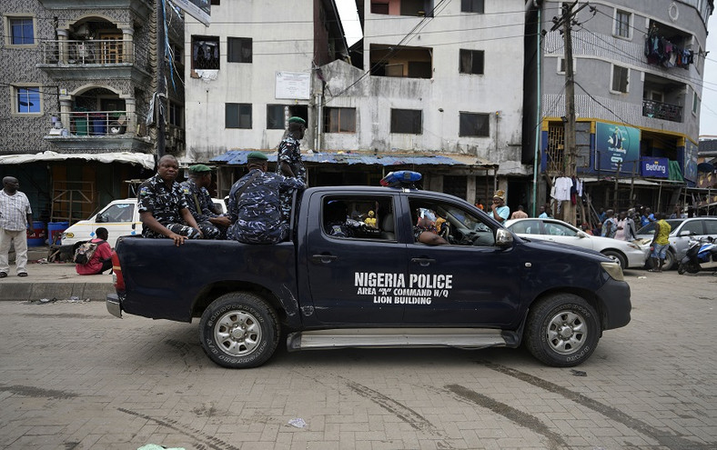 Νιγηρία: Ένοπλη επίθεση εναντίον αυτοκινητοπομπής των ΗΠΑ – Τέσσερις νεκροί
