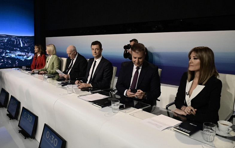 Βασίλης Ζούλιας: Σχολίασε τις στυλιστικές επιλογές στο ντιμπέιτ &#8211; «Boring» είπε για τους άνδρες και «ο Τσίπρας θα ήταν αστείος με γραβάτα όπως κι εγώ»